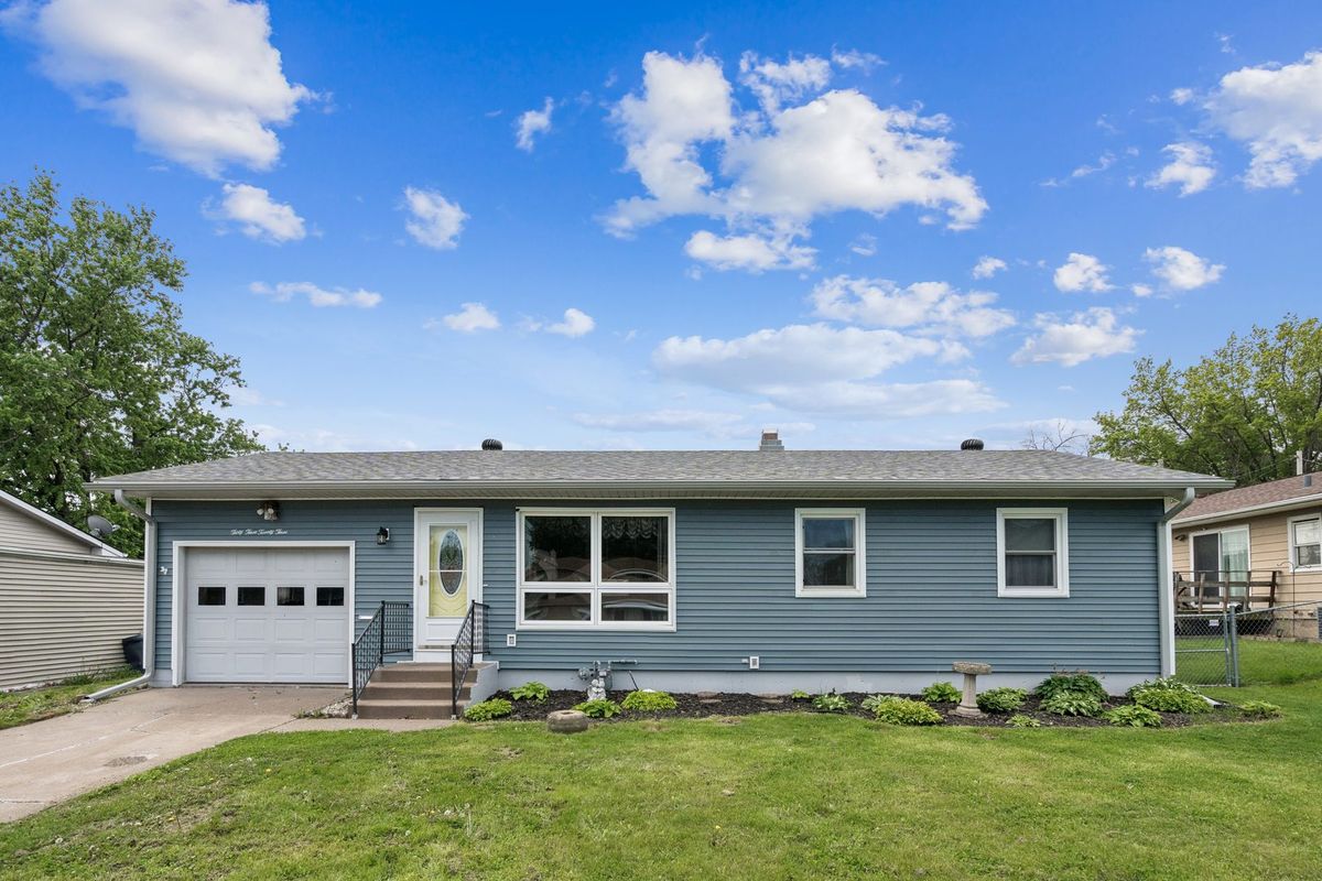 3323 Denison Avenue, Davenport, IA 52804