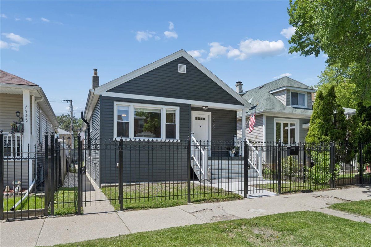2952 Mobile Avenue, Chicago, IL 60634