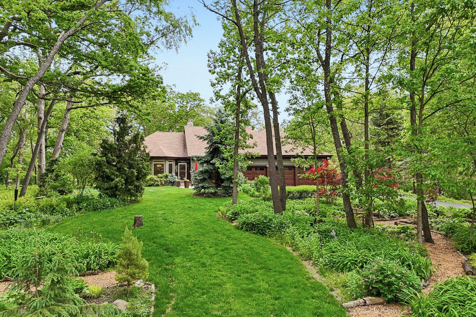 26073 W Laurel Court — Wauconda, IL 60084