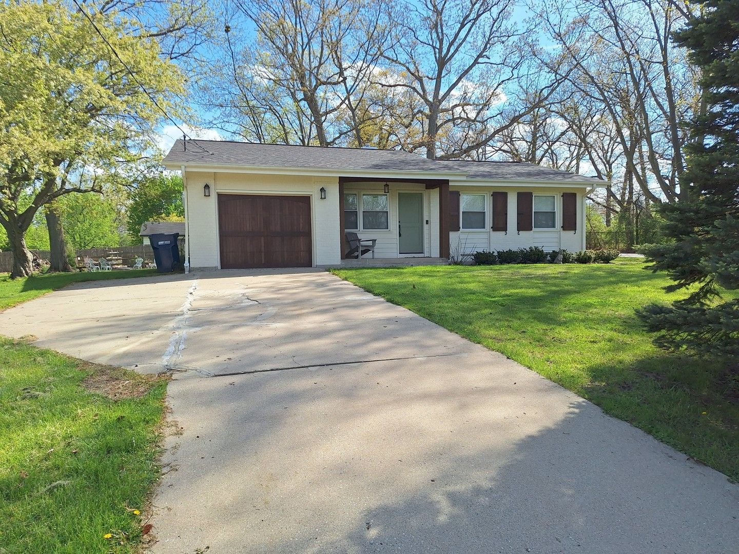 227 Juneway Terrace — Lake Bluff, IL 60044