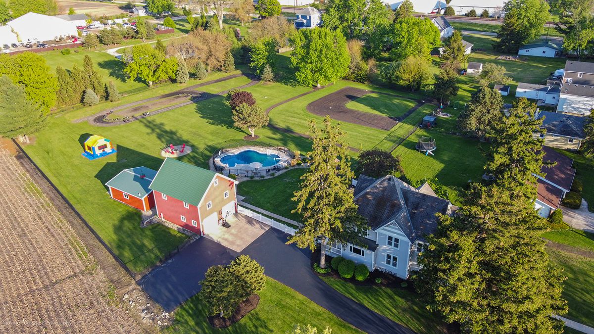 245 Cedar Street, Leland, IL 60531
