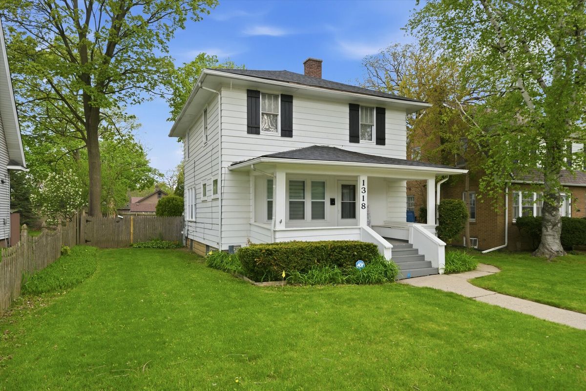 1318 Jackson Street, Waukegan, IL 60085