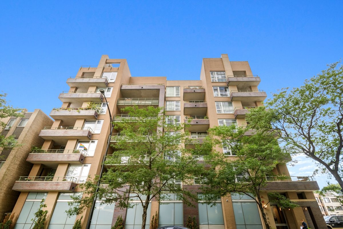 5430 Sheridan Road, Chicago, IL 60640