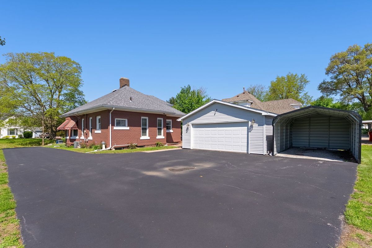 504 SE 4th Avenue, Aledo, IL 61231