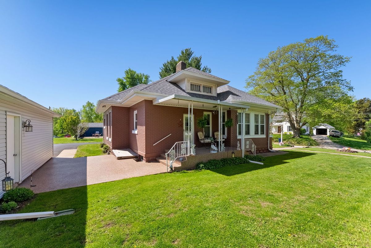 504 4th Avenue, Aledo, IL 61231