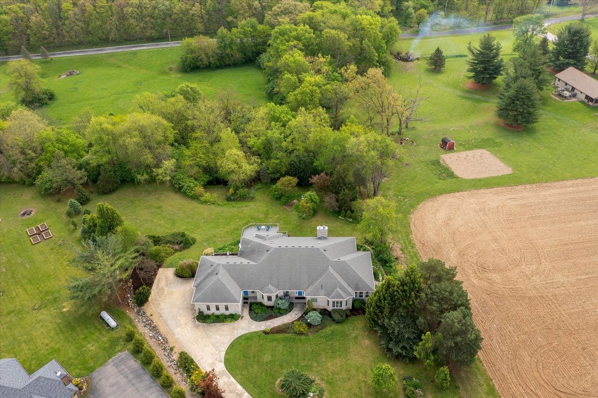 588 E County Road 2400, Dewey, IL 61840