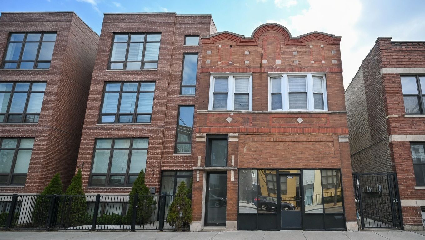 3649 W Montrose Avenue #1M — Chicago, IL 60618