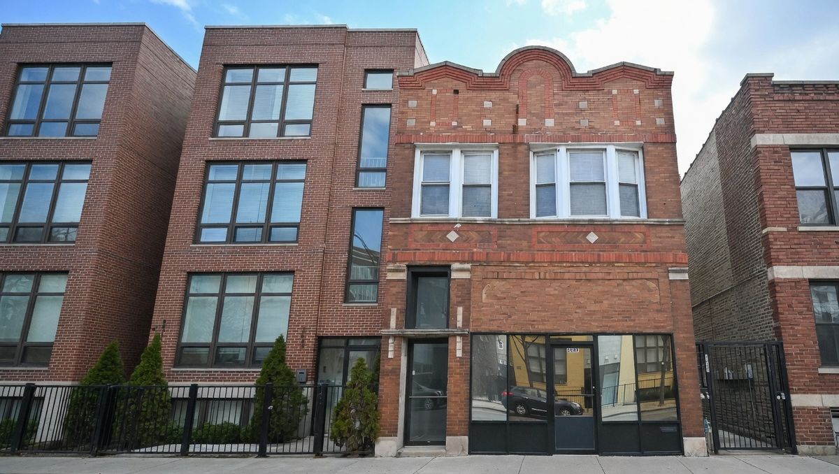 3649 Montrose Avenue, Chicago, IL 60618