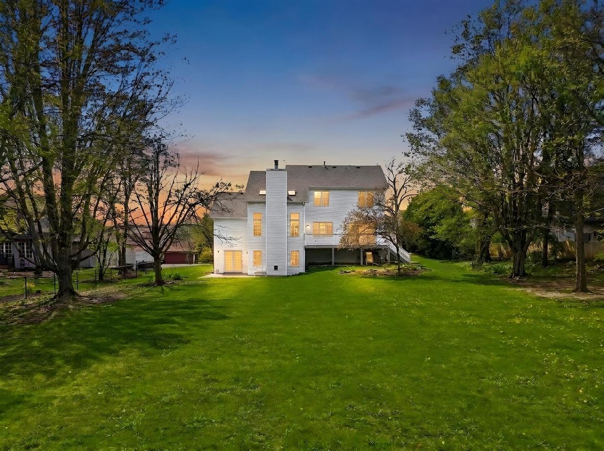 11497 Ridgecrest Drive, Roscoe, IL 61073