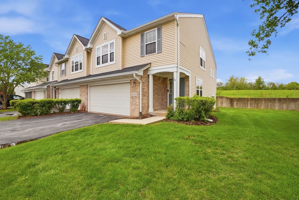 1340 Harvest Drive, Crest Hill, IL 60403