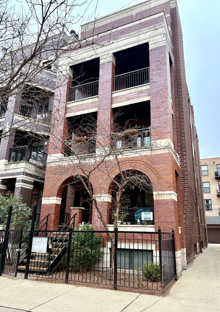 1037 Monroe Street, Chicago, IL 60607