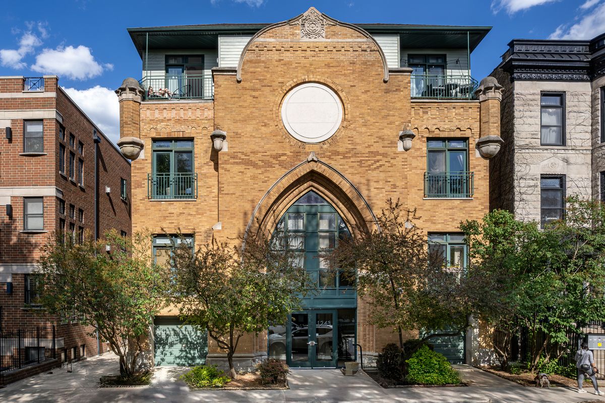 1243 Wolcott Avenue, Chicago, IL 60622