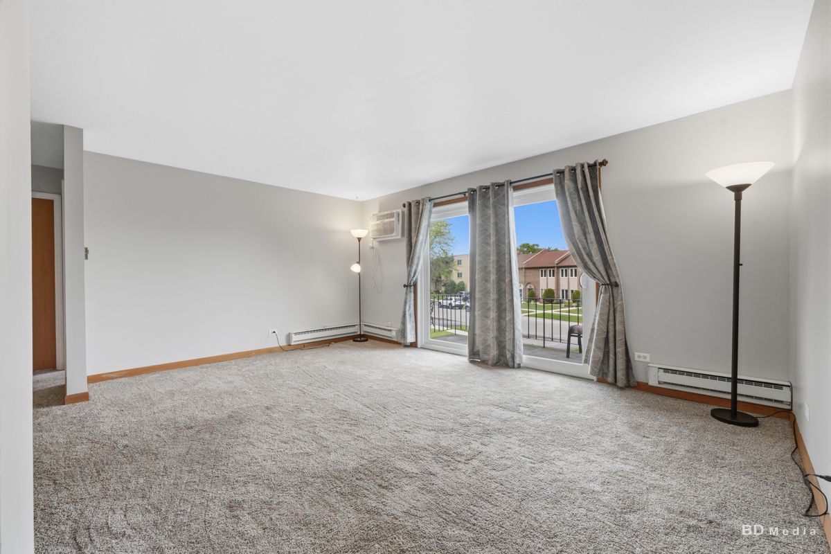 5701 129th Street #2D, Crestwood, IL 60418