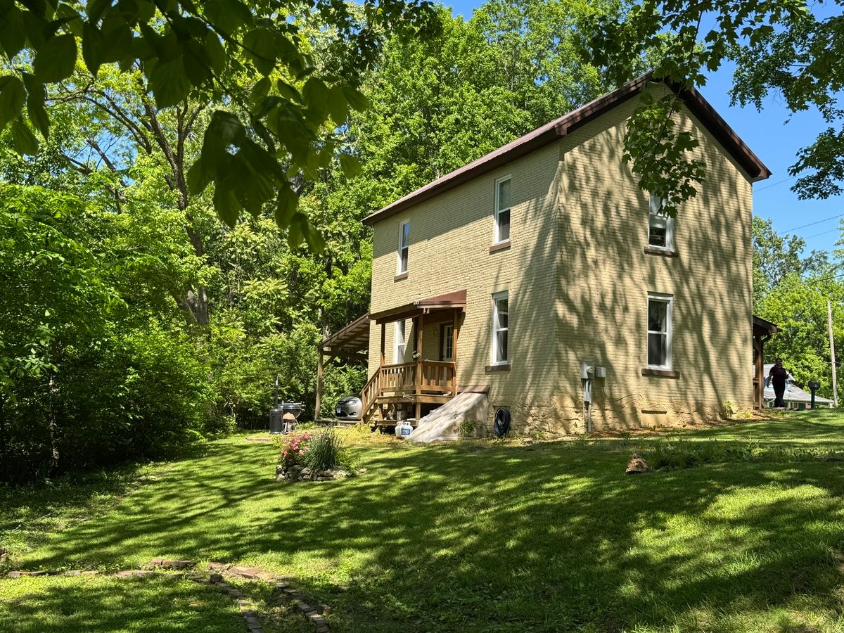 104 W Heacock Street, Jonesboro, IL 62952