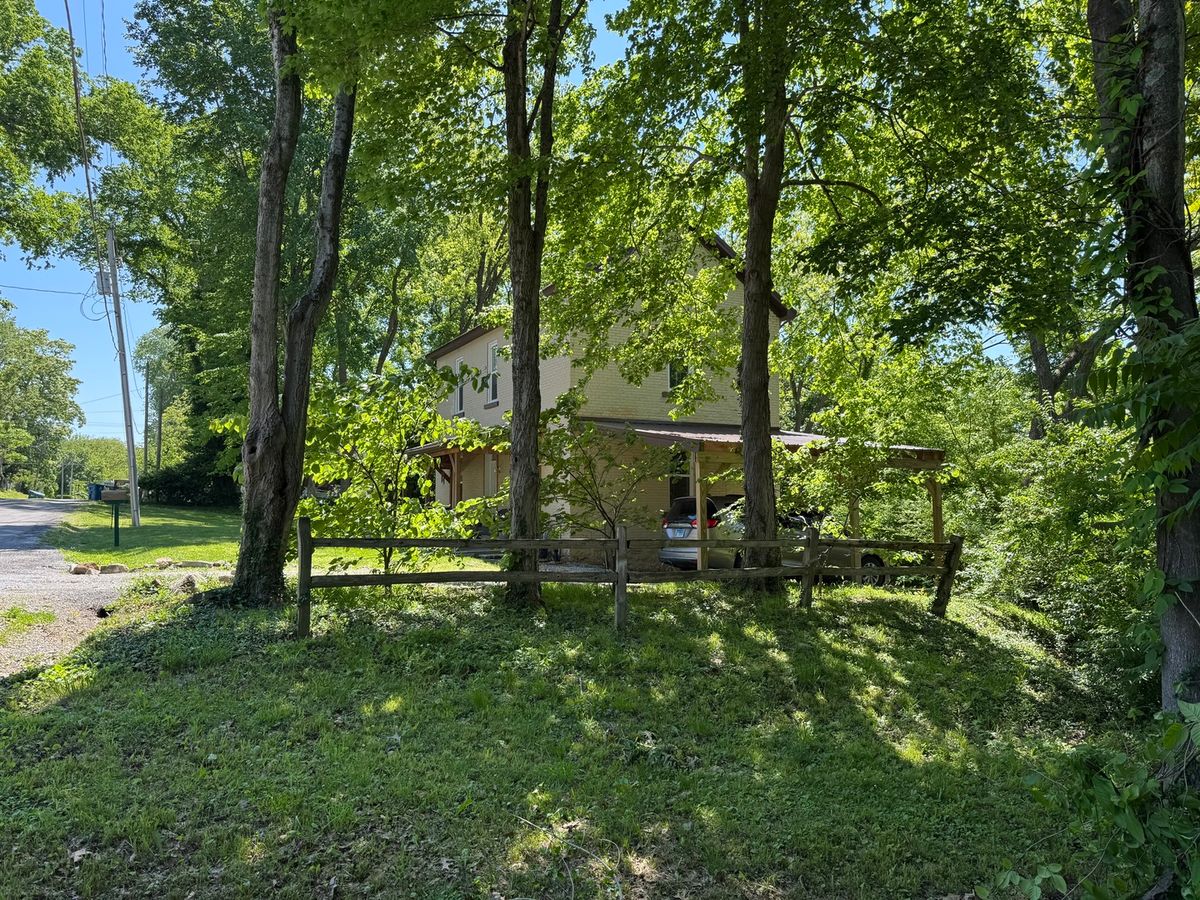 104 W Heacock Street, Jonesboro, IL 62952