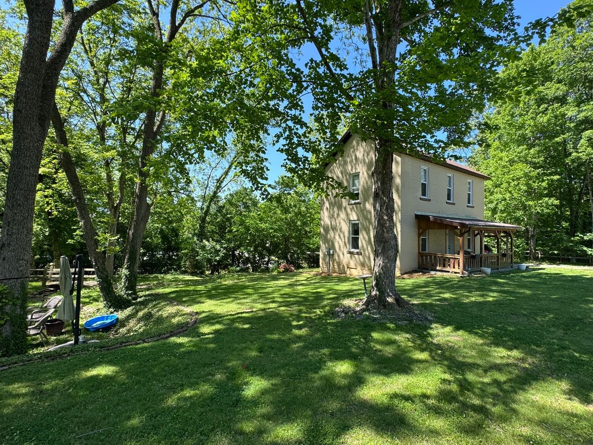 104 Heacock Street, Jonesboro, IL 62952