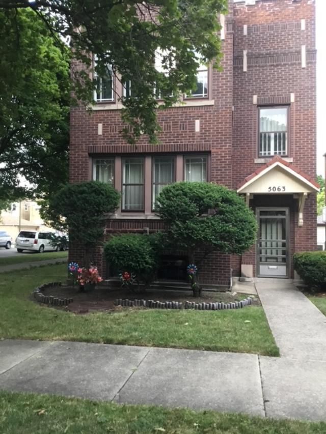 5063 Mango Avenue, Chicago, IL 60630
