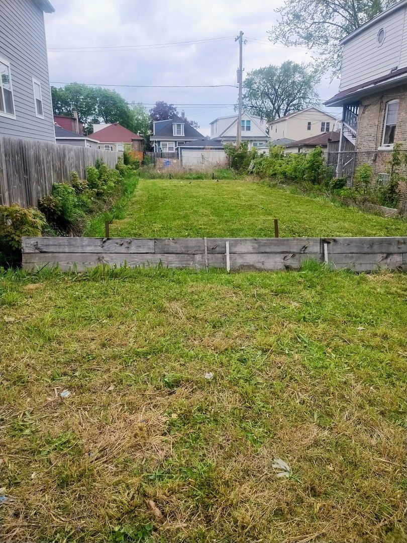 4848 Potomac Avenue, Chicago, IL 60651
