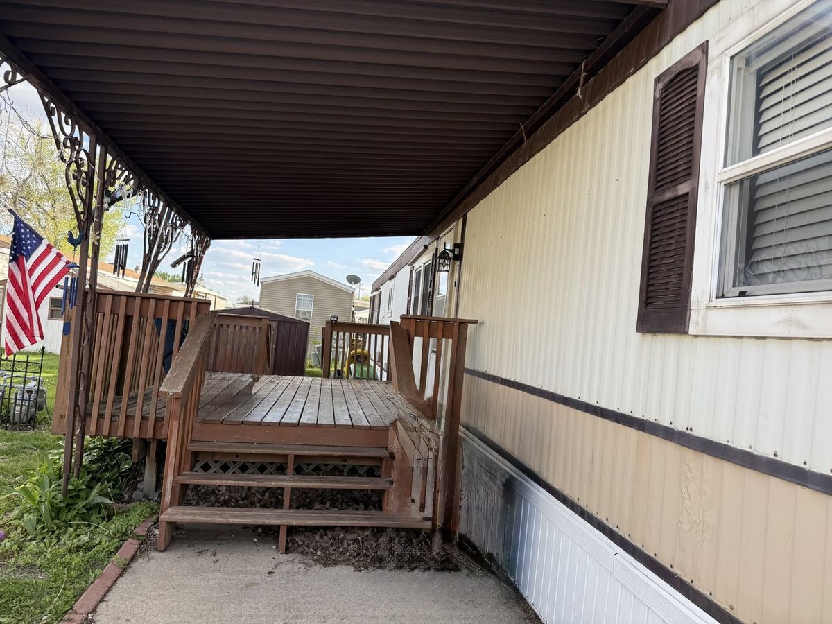 2705 St Vincents Avenue #44, Lasalle, IL 61301