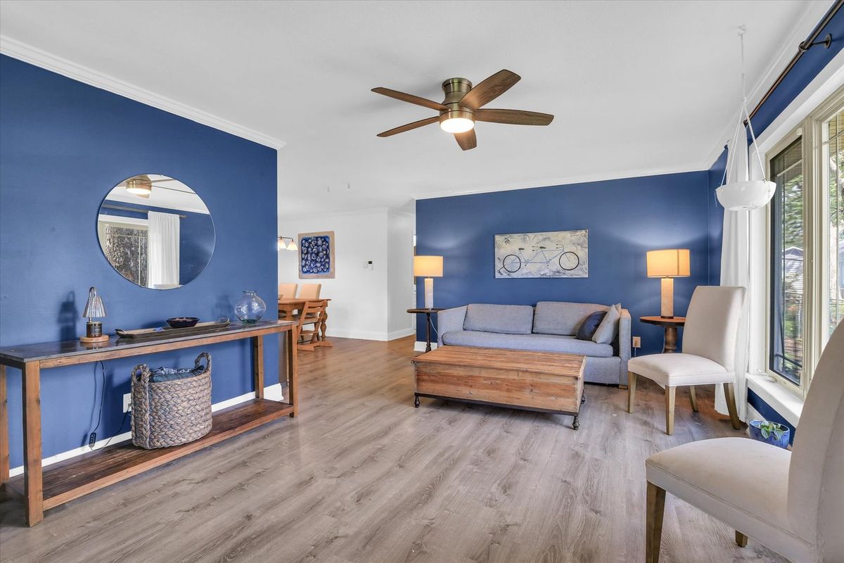 1004 S Division Street, Mahomet, IL 61853