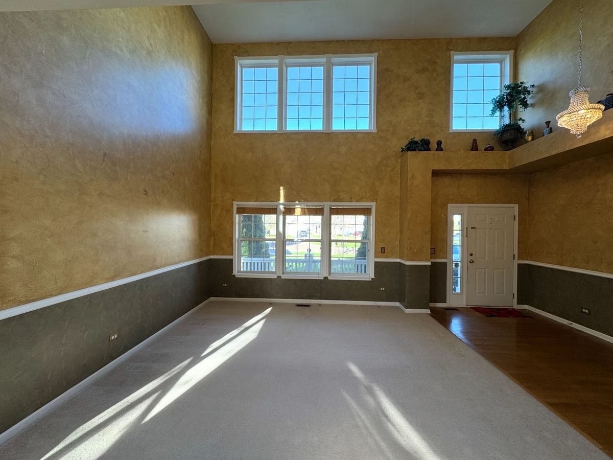 39302 N Queensbury Lane, Beach Park, IL 60083