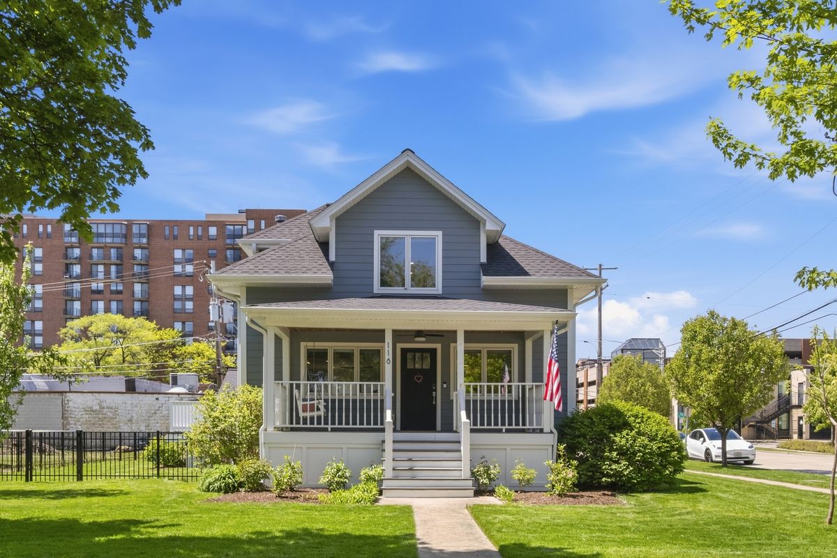 116 Pine Avenue, Arlington Heights, IL 60004