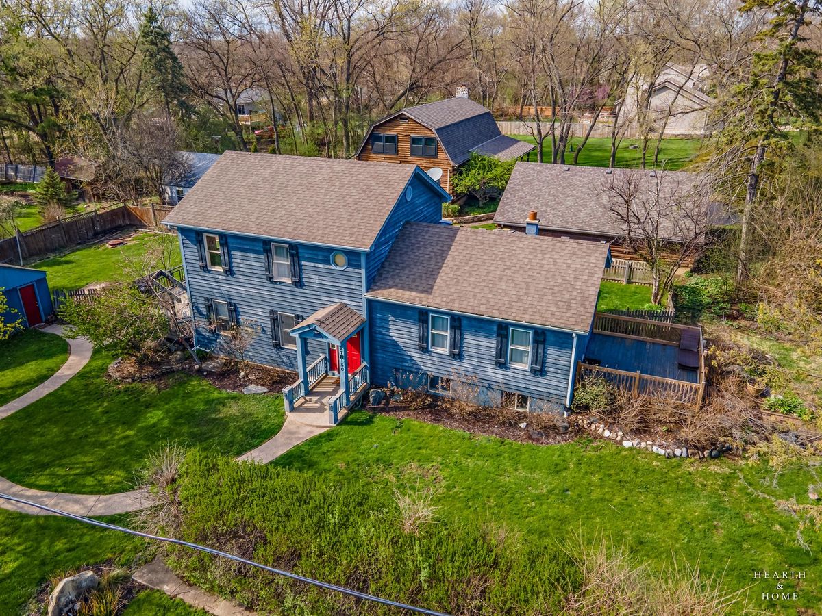 27W150 James Avenue, West Chicago, IL 60185