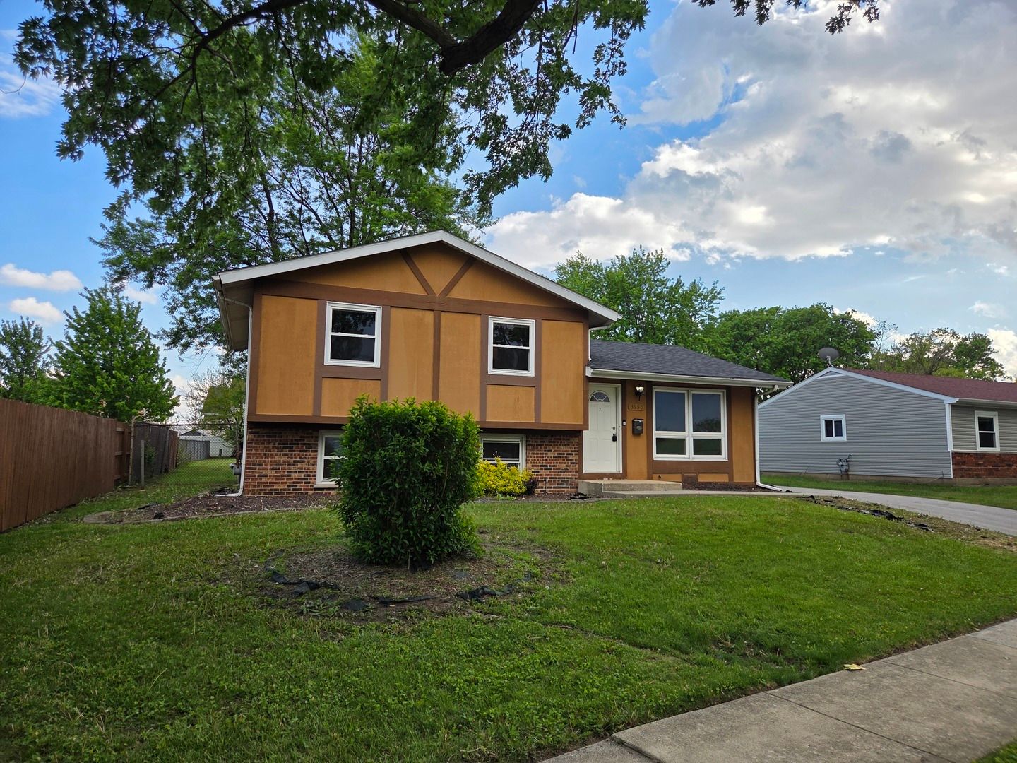 3950 171st Place — Country Club Hills, IL 60478