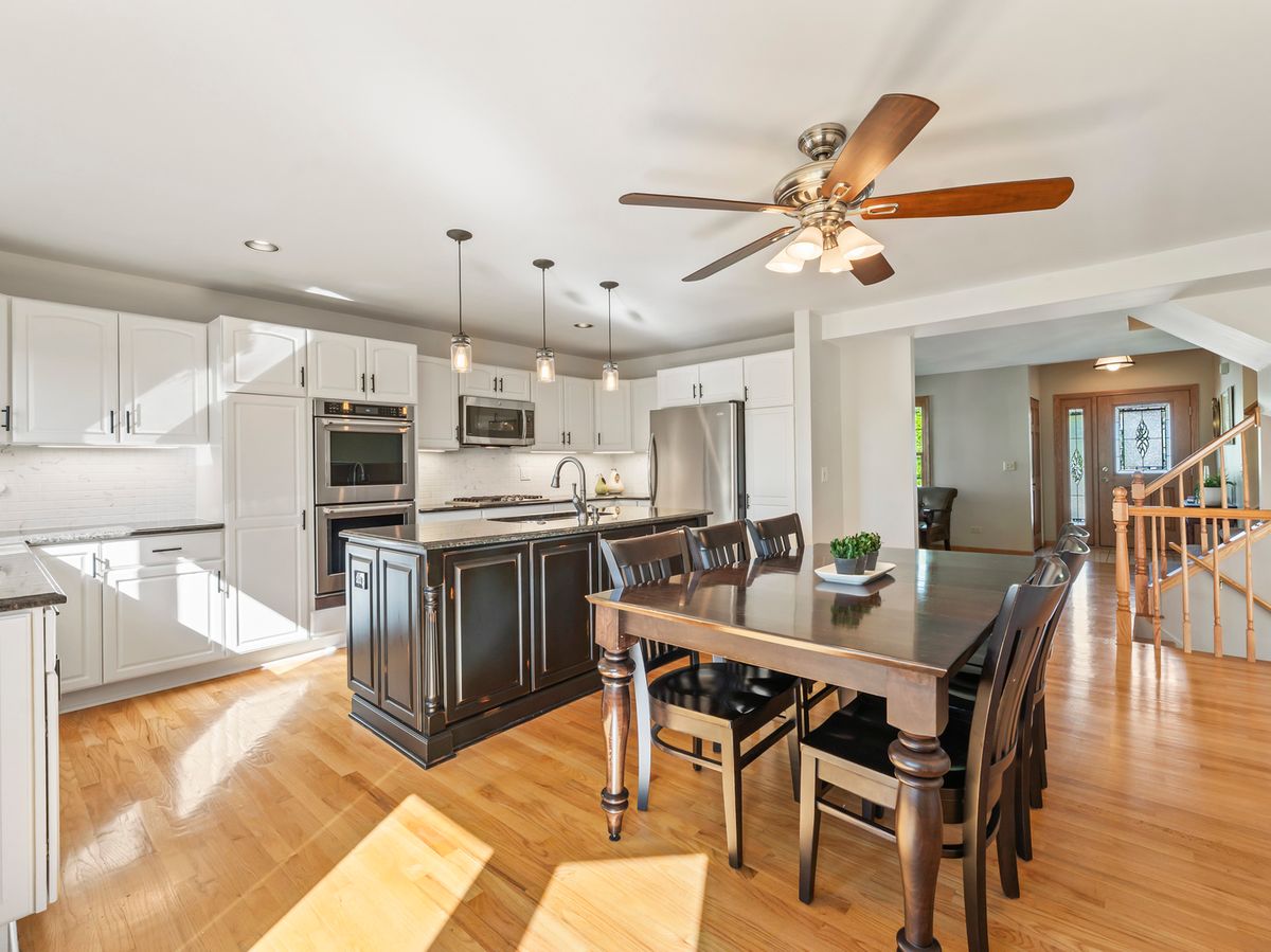 1432 Brahms Court, Bartlett, IL 60103