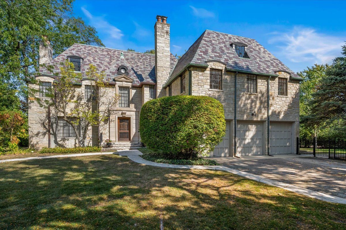 54 Kenilworth Avenue, Kenilworth, IL 60043