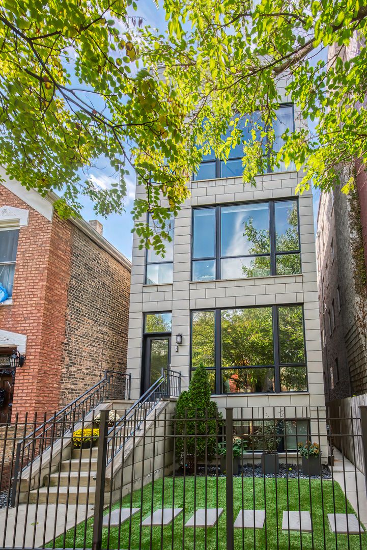926 Honore Street, Chicago, IL 60622