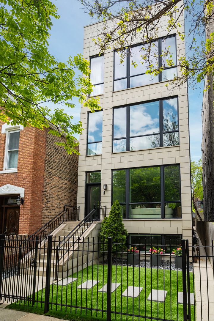 926 Honore Street, Chicago, IL 60622