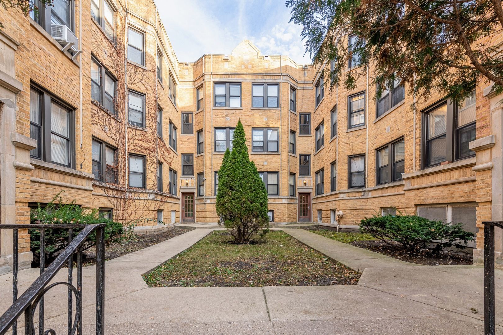 7325 N Honore Street #GB — Chicago, IL 60626
