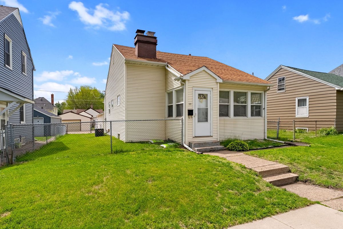 120 N Elmwood Avenue, Davenport, IA 52802
