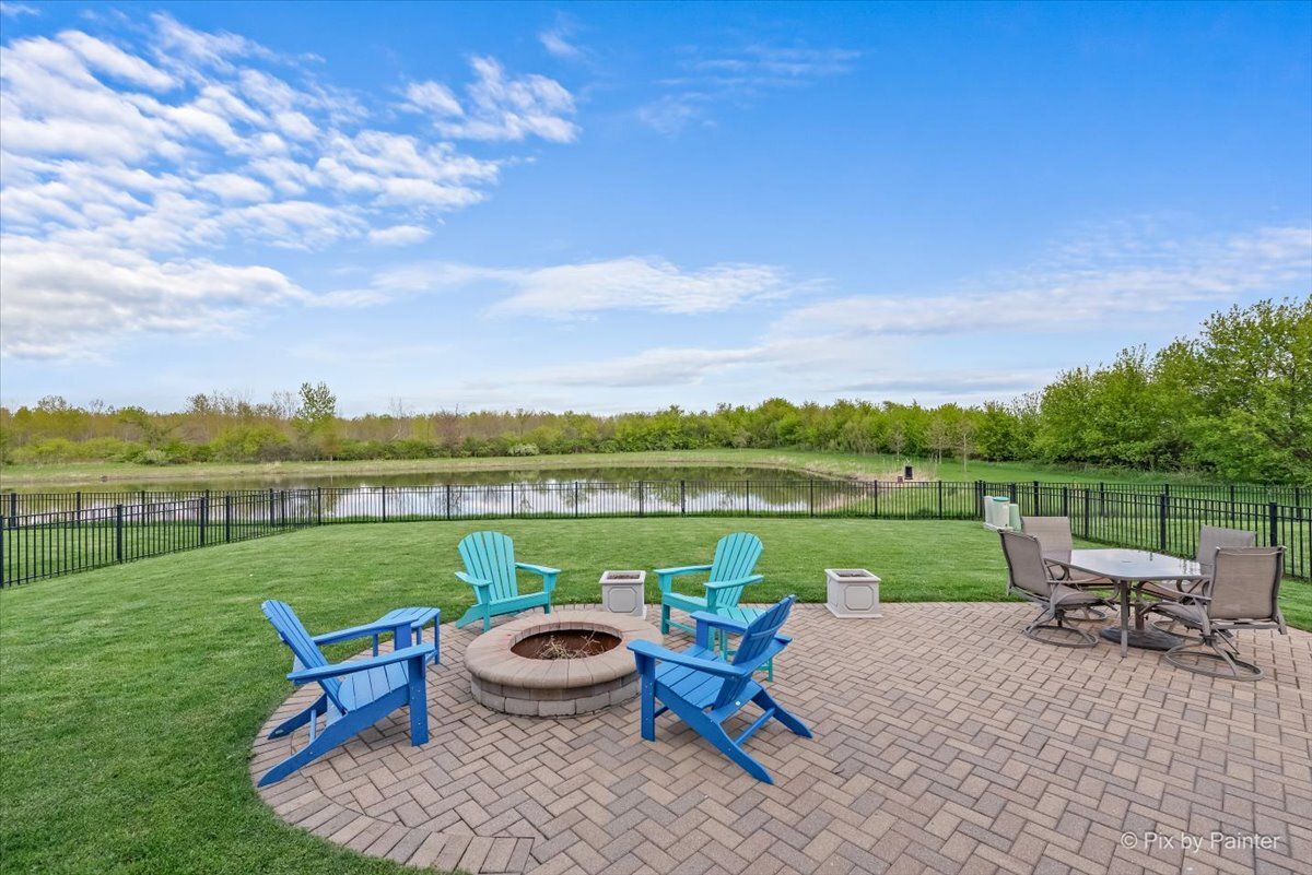 852 Wildwood Drive, Pingree Grove, IL 60140