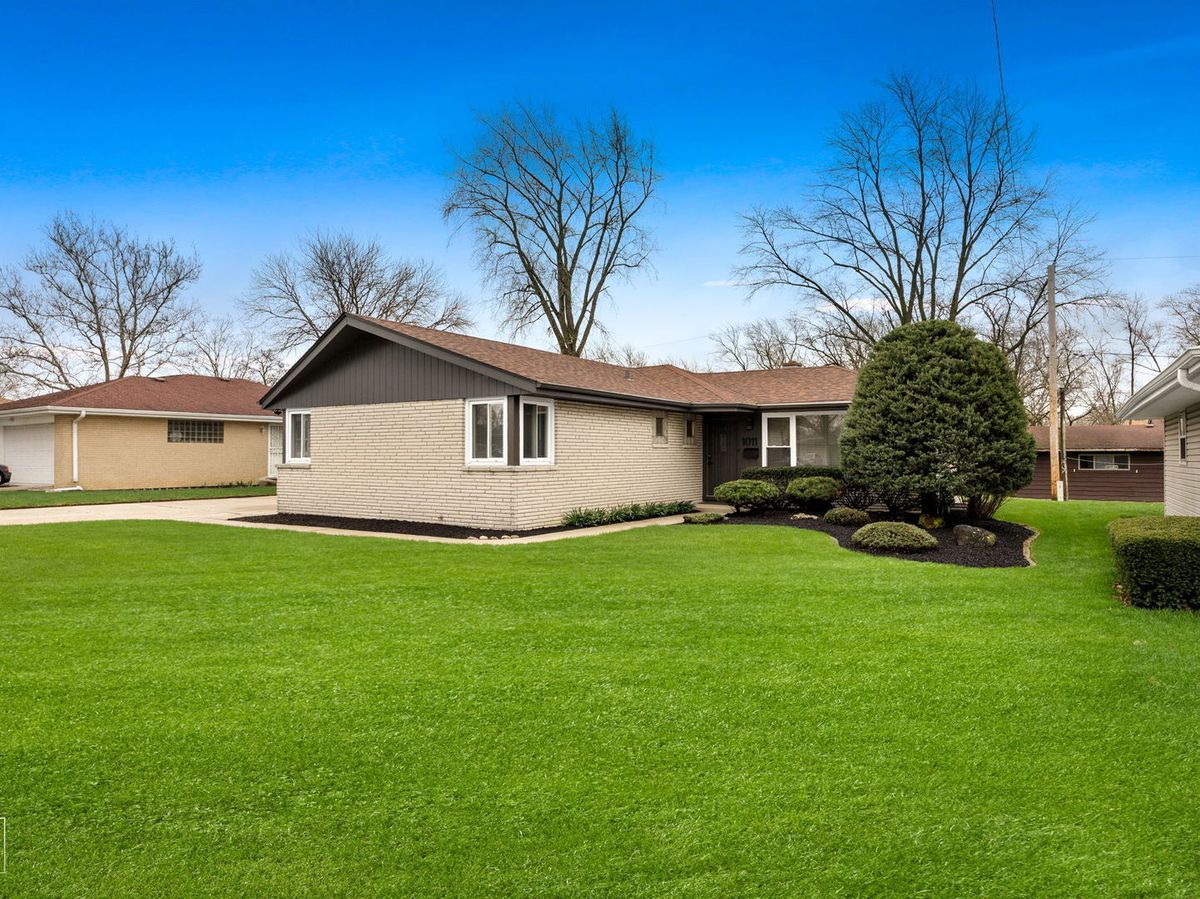1011 Maitland Drive, Lockport, IL 60441