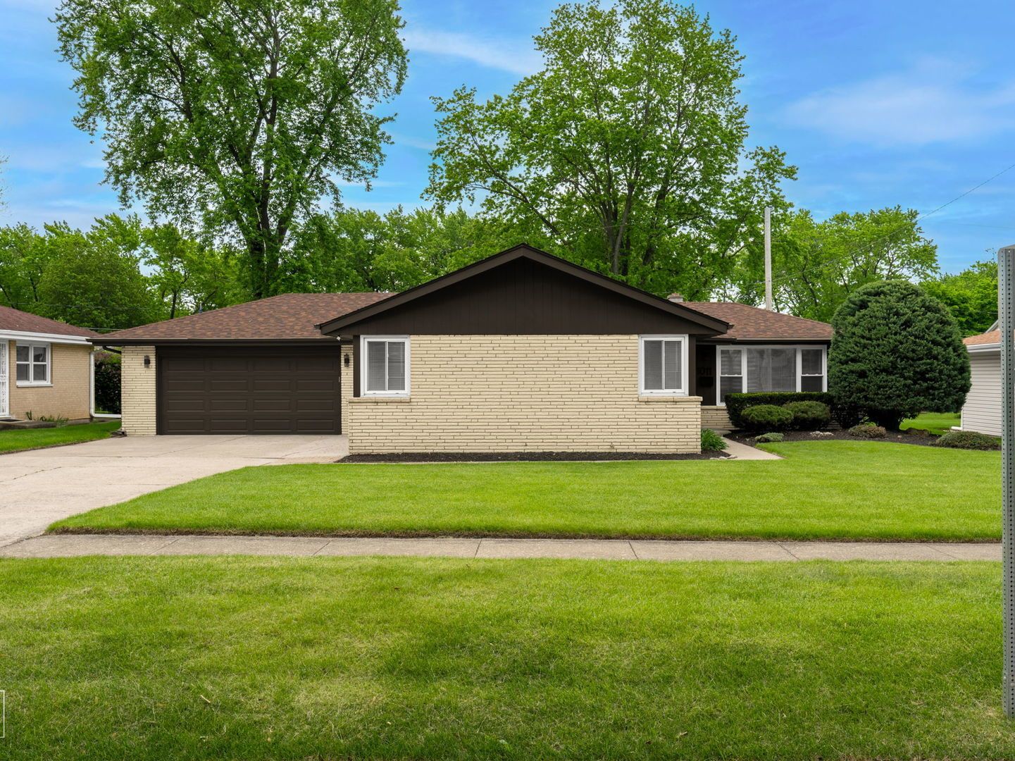 1011 Maitland Drive — Lockport, IL 60441