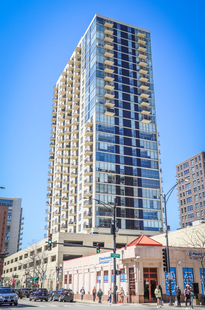 1212 N LaSalle Street #1607 — Chicago, IL 60610