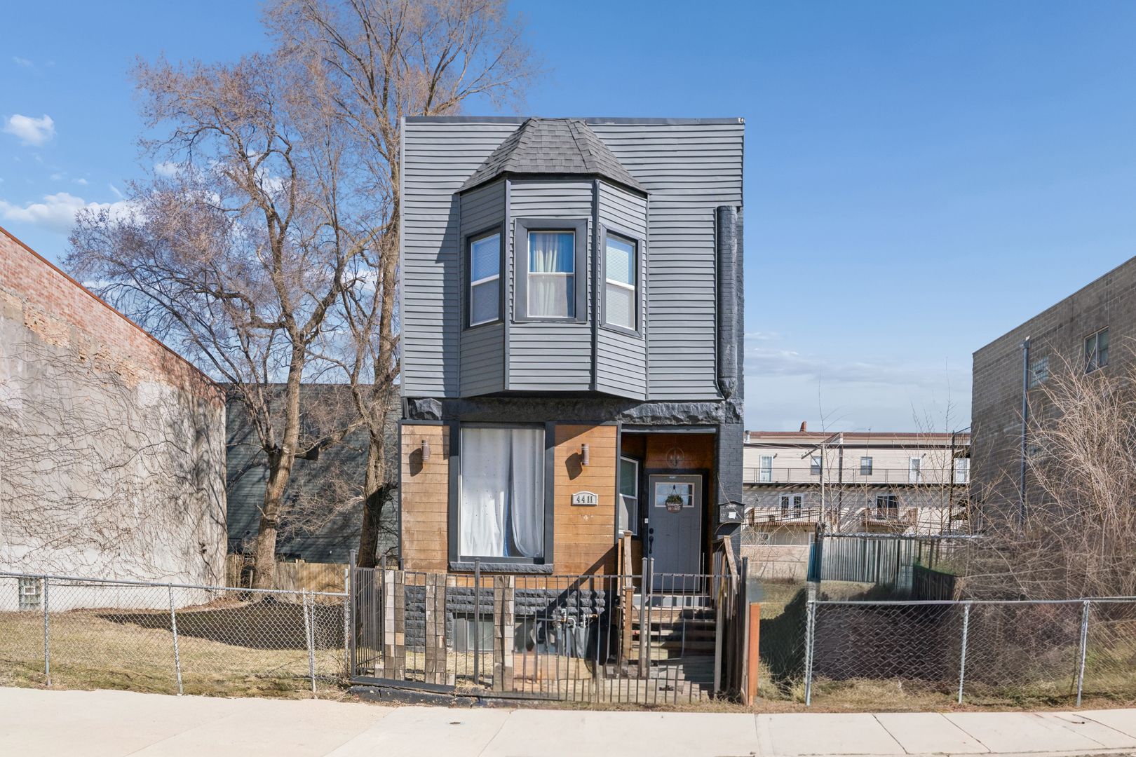 4411 S Calumet Avenue — Chicago, IL 60653