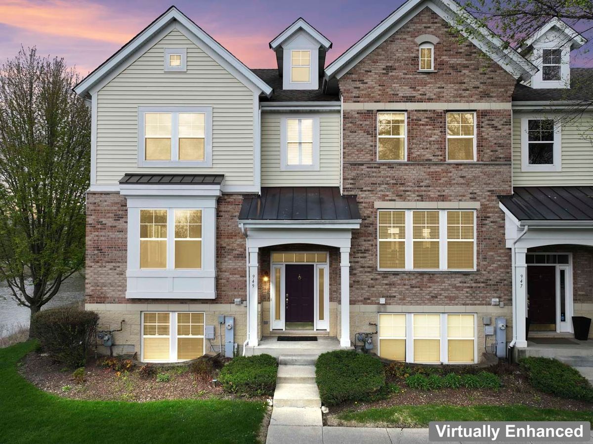 949 Indigo Court, Hanover Park, IL 60133