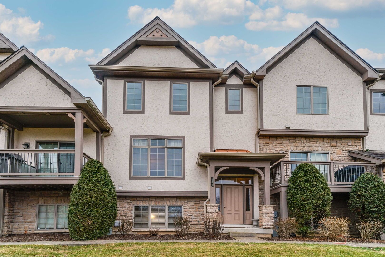 285 Regency Court Unit B Court — Wauconda, IL 60084