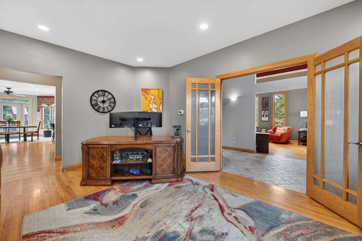4N428 KINGSWOOD Court, Wayne, IL 60184