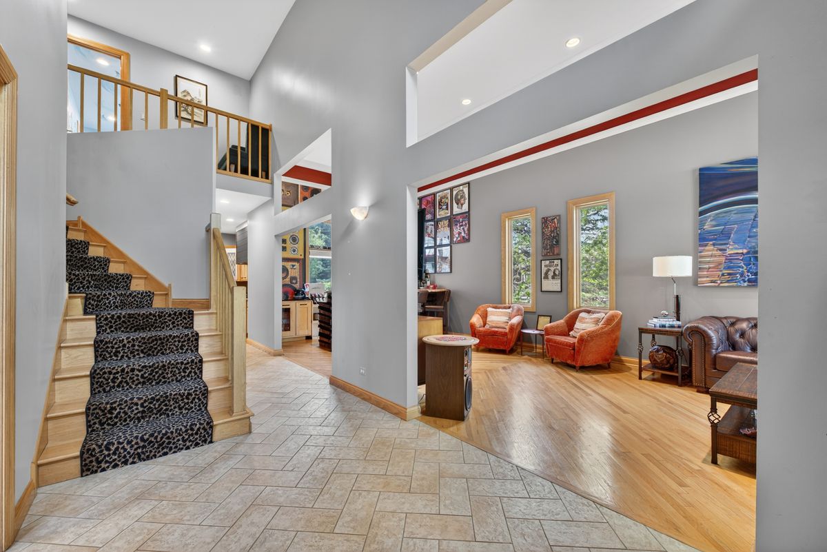 4N428 KINGSWOOD Court, Wayne, IL 60184