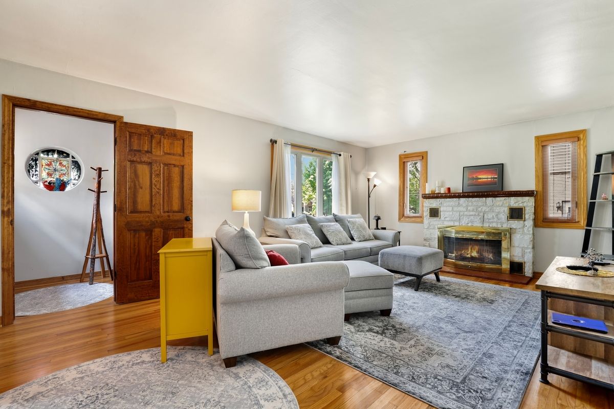 15715 Lavergne Avenue, Oak Forest, IL 60452