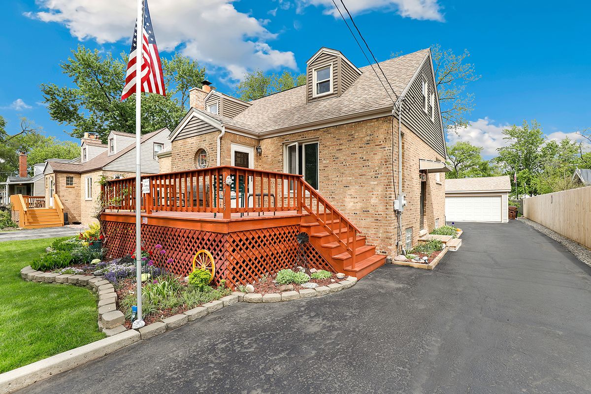 15715 Lavergne Avenue, Oak Forest, IL 60452