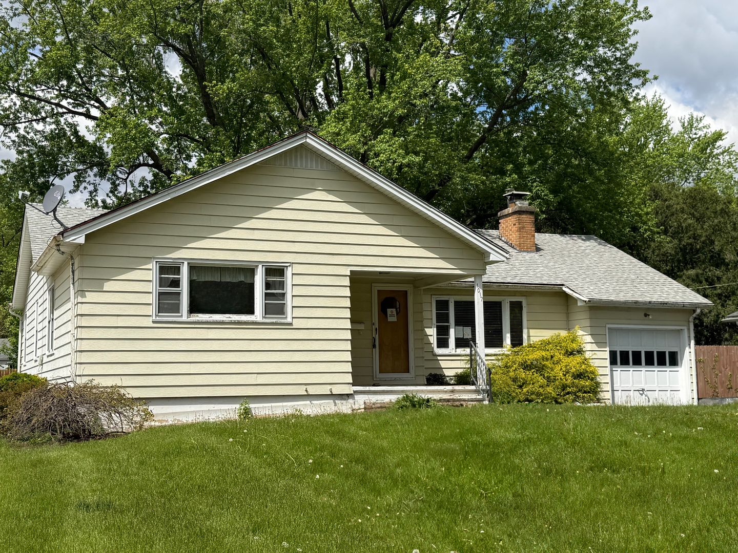 1017 Mary Avenue — Dixon, IL 61021