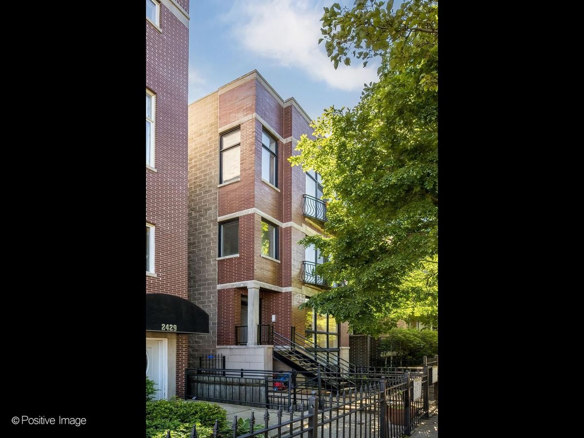 2431 Walton Street, Chicago, IL 60622
