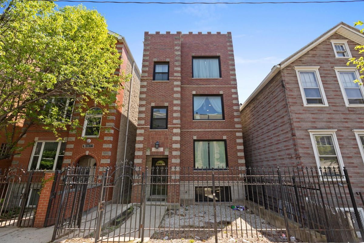 1345 Walton Street, Chicago, IL 60642