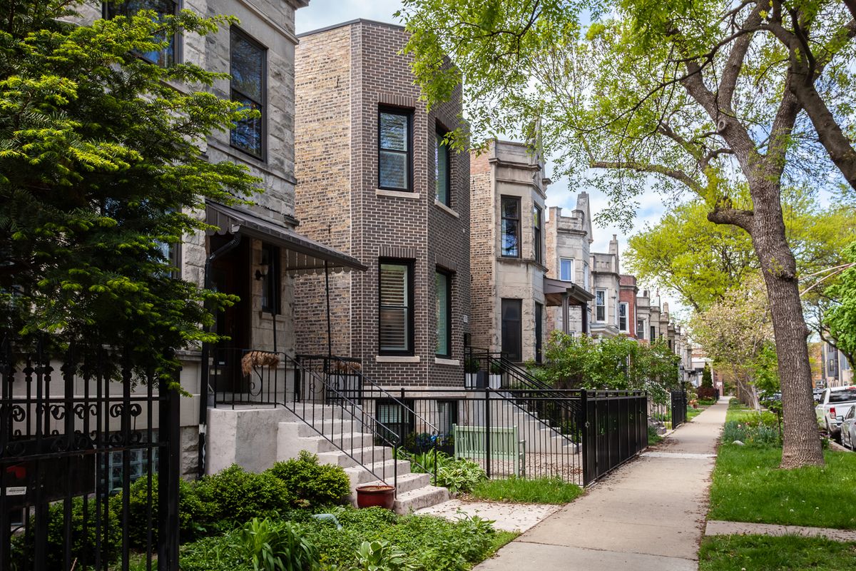 2708 Albany Avenue, Chicago, IL 60647