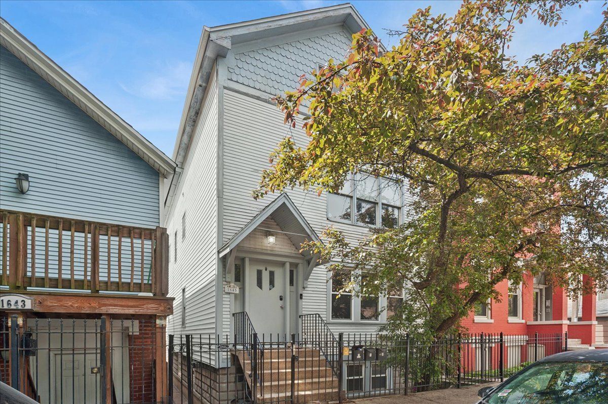 1645 Beach Avenue, Chicago, IL 60622